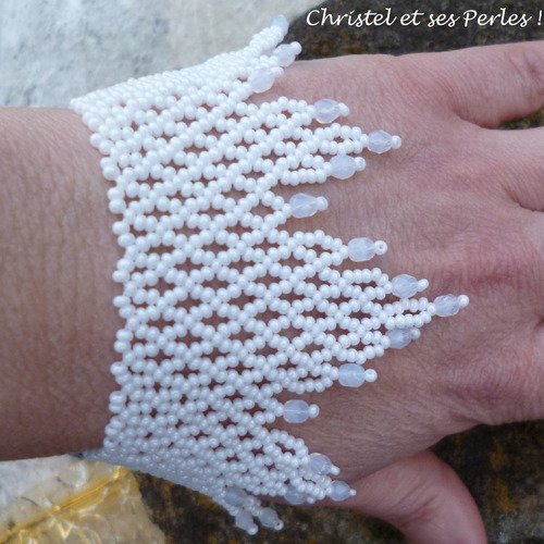 Bracelet dentelle de perles couleur blanc