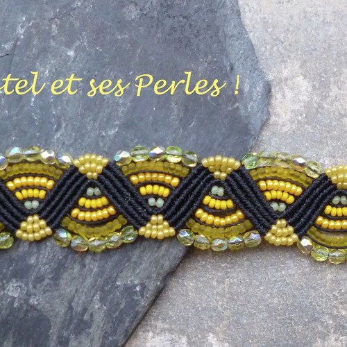 Bracelet macramé fil noir, perles de verre jaune