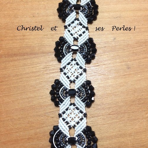 Bracelet macramé, perles et cristal noir