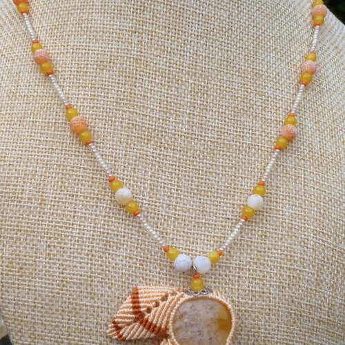 Collier feuilles et agate