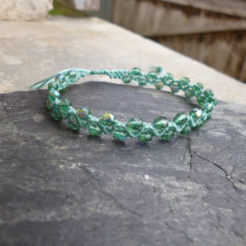 Bracelet macramé simple et perles de verre vert salicorne