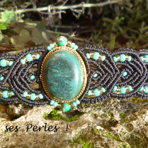 Bracelet macramé et turquoise du tibet sertie