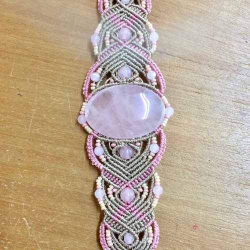 Bracelet macramé et quartz rose