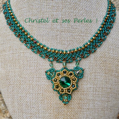 Collier baroque cristal vert et perles de verre