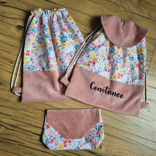 Sac à dos pochon enfant personnalisé bridget - petit sac crèche et maternelle fleurs et velours rose - sac à dos prénom personnalisé