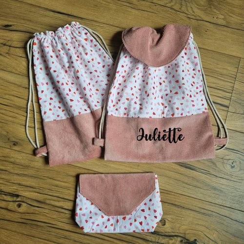 Sac à dos pochon enfant personnalisé cœurs - petit sac crèche et maternelle velours rose poudré - cadeau de naissance prénom fait main