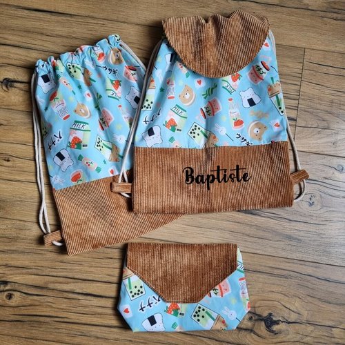 Sac à dos pochon enfant personnalisé kawaii - petit sac crèche et maternelle motifs sushis - sac à dos prénom velours marron