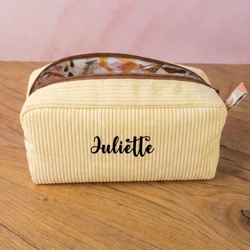 Trousse de toilette jaune pâle personnalisée en velours côtelé