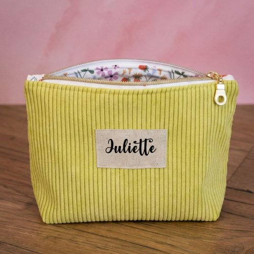 Trousse zippée vert anis personnalisée en velours côtelé
