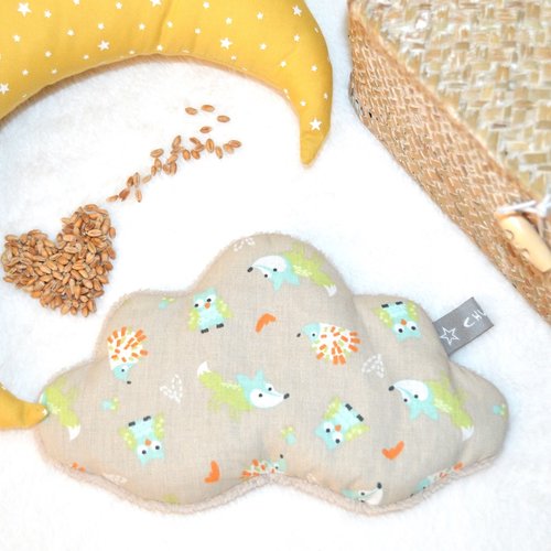 Bouillotte sèche nuage, tissu beige motif chouette, hérisson, renard, garnie de grain de blé bio, bébé et enfant