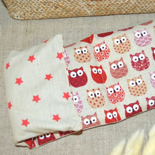 Bouillotte sèche longue, blé bio, tissu coton beige, chouette hiboux rouges, étoiles