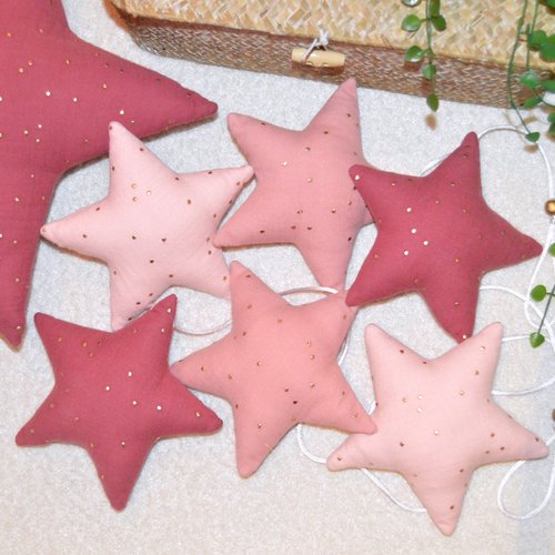 Guirlande de 6 étoiles en tissu, rose tendre, double gaze de coton à pois doré, décoration chambre bébé, cadeau de naissance prince