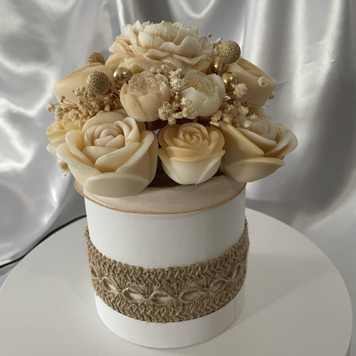 Bouquet parfumé ivoire et doré