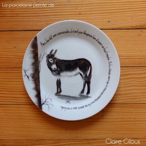 Mulet peint sur assiette en porcelaine