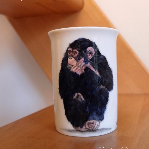 Singe peint à la main sur mug en porcelaine