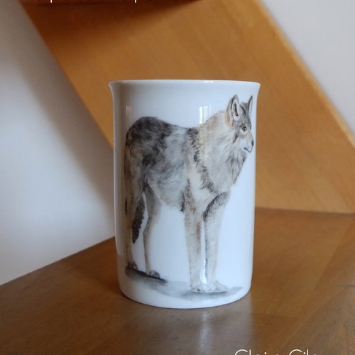 Loup peint à la main sur mug en porcelaine