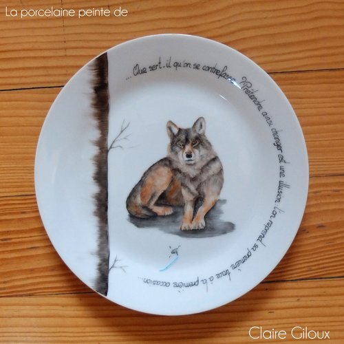 Loup peint sur assiette en porcelaine