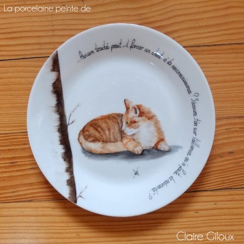 Chat peint sur assiette en porcelaine