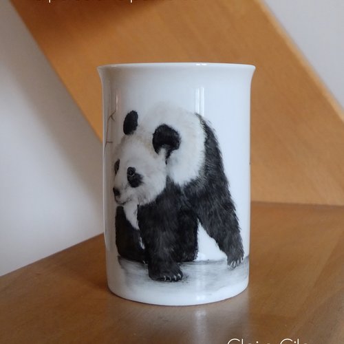 Panda peint à la main sur mug en porcelaine