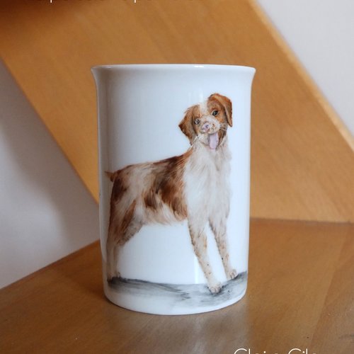 Chien peint à la main sur mug en porcelaine