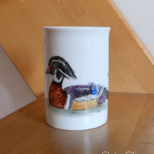Le canard carolin peint à la main sur mug en porcelaine