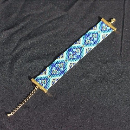 Bracelet loom "losanges bleus"