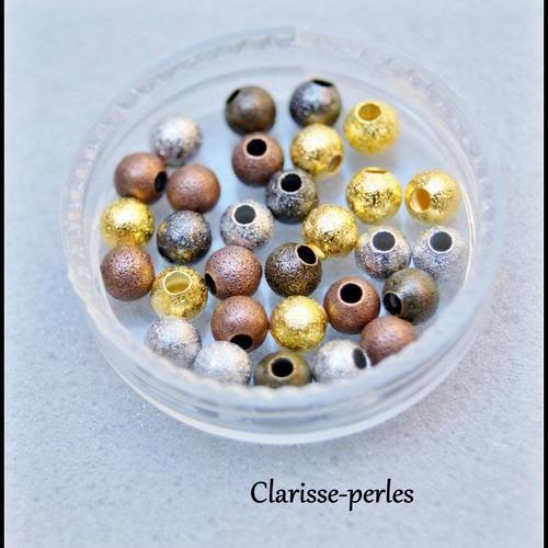 50 perles rondes stardust intercalaires en mètal varieés 4mm