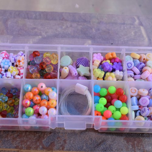 1 boite, 300 perles fleurs et boules acryliques couleurs variées 5-15mm trou 1-2mm, lot pour fabrication de bijoux