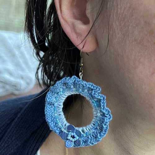 Boucles d'oreilles réalisées avec des capsules de café