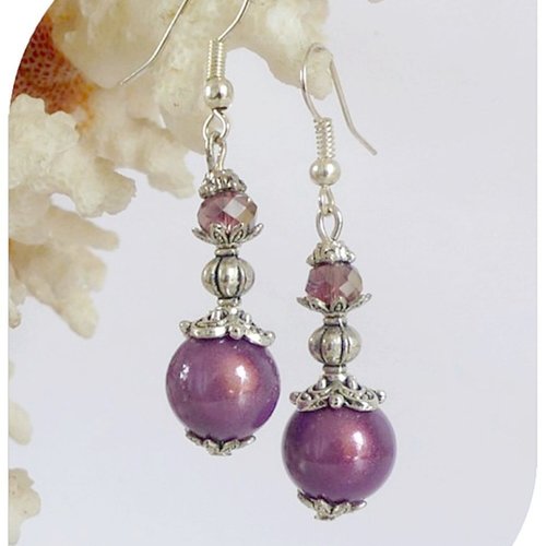 Boucles d'oreilles perles magiques violettes et cristal swarovski facetté violet.