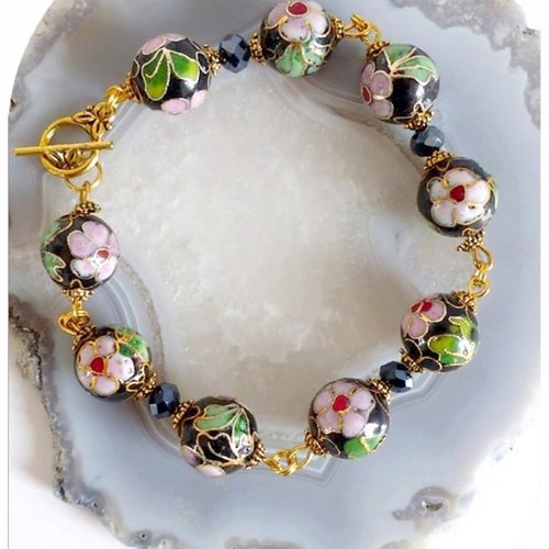 Bracelet perles métal noires , roses et vertes , cristal swarovski noir , fermoir toggle