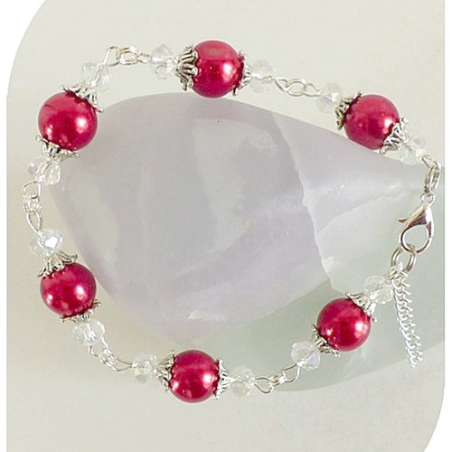 Bracelet perles nacrées rouges et cristal swarovski blanc . fermoir mousqueton.