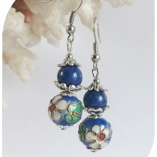 Boucles d'oreilles pierres agates et perles métal. crochets argentés.
