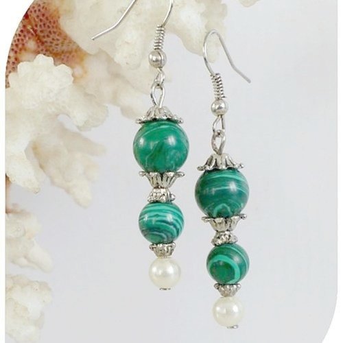 Boucles d'oreilles pierres naturelles malachites vertes .