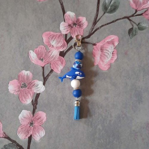 Porte clé fait main avec baleine bleue