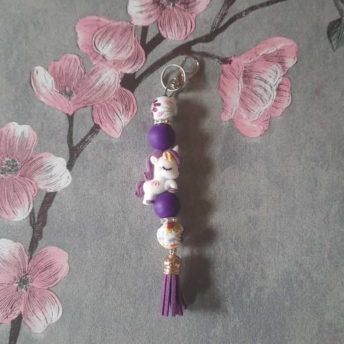 Porte clé fait main avec petite licorne