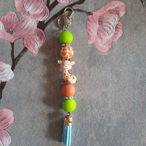 Porte clé fait main  avec petite girafe
