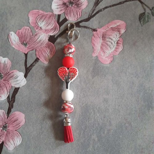 Porte clé fait main avec coeur en forme d arbre