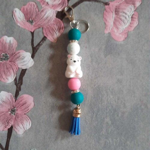 Porte clé fait main avec petit ours polaire blanc