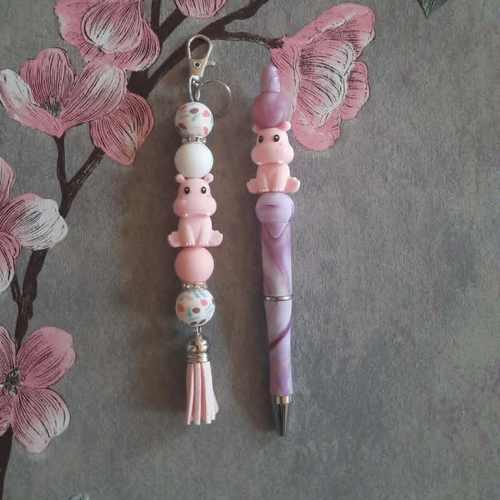 Lot de 2 créations porte clé et stylo hippopotame