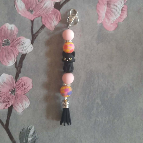 Porte clé fait main avec petit chat noir