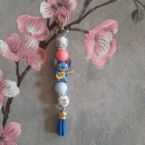 Porte clé fait main avec stitch et sa guitare
