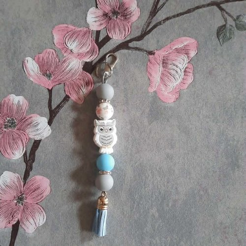 Porte clé fait main avec hibou blanc et gris