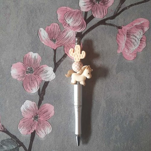 Stylo encre noire avec perles poney et son cactus