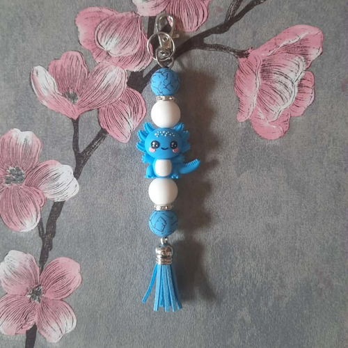 Porte clé fait main en perles avec axolotl