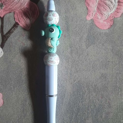 Stylo encre noire avec perles silicone et hippocampe