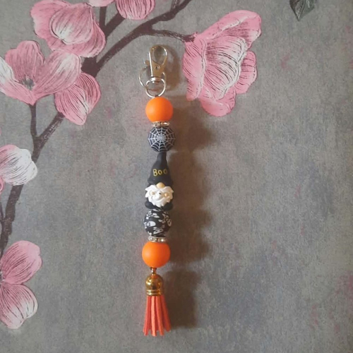 Porte clé fait main en perles avec lutin halloween