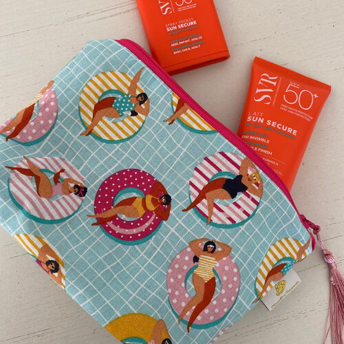 Pochette de sac ou trousse de maquillage, avec un tissu spécial été/piscine/bouée/maillot de bain