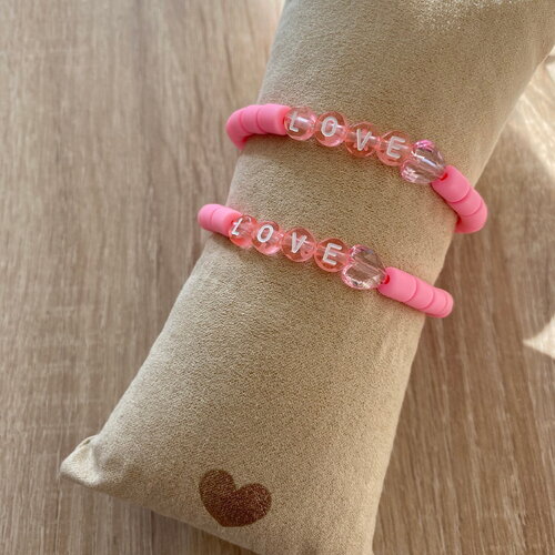 Bracelet femme élastique/en perle gomme rose/ perle acrylique love/ lettre et cœur