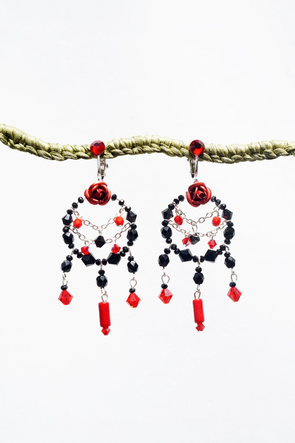 Rose rouge avec boucles d/'oreilles en cristal et perle